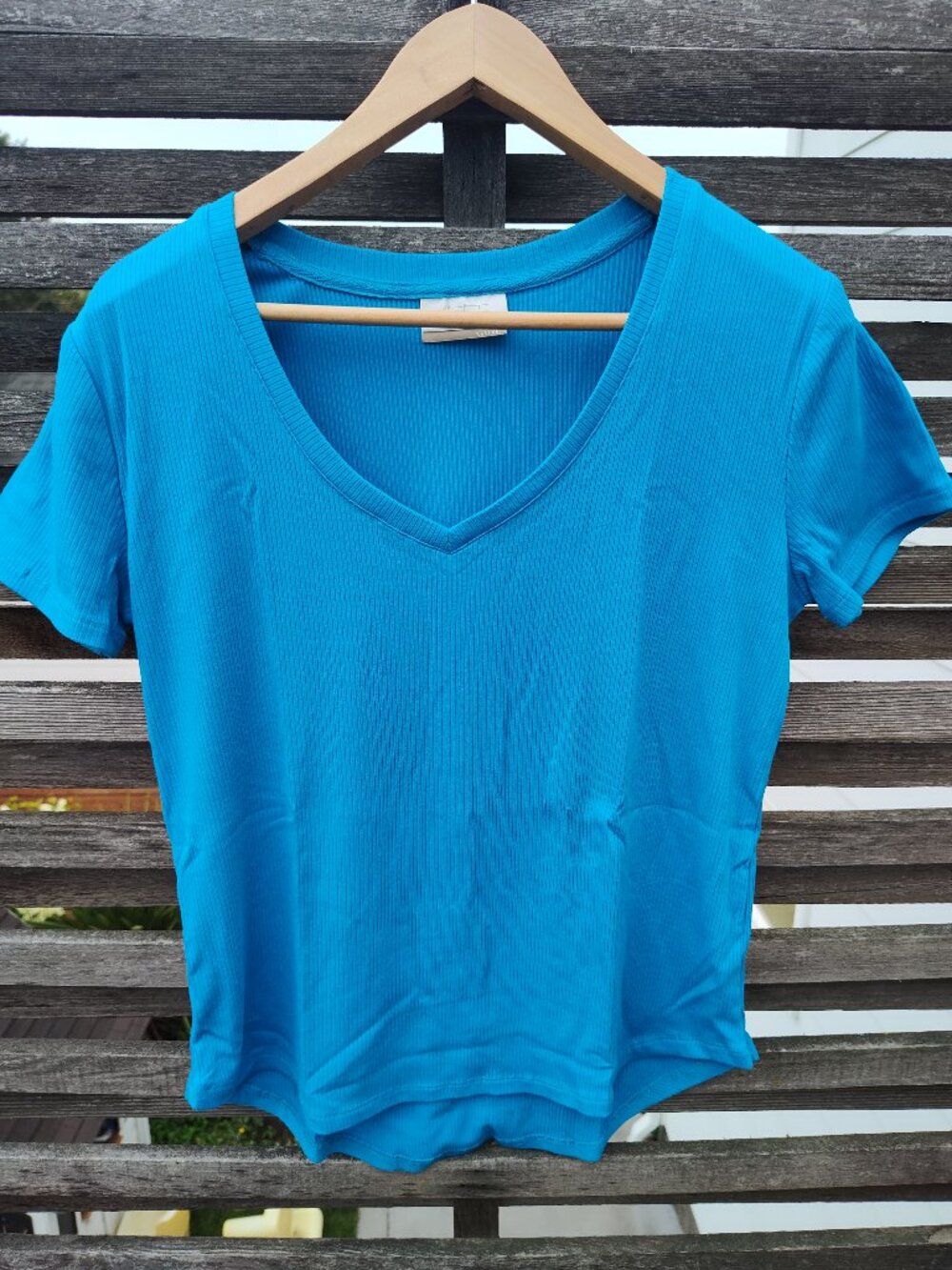 Alexander Jane Ribbed Basic V-neck Tee S Blue - Picture 5 of 5
